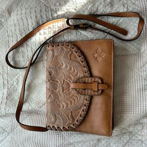 Elegant Brown Leather Crossbody Bag